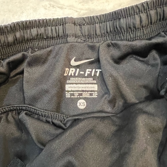 Nike dri-fit shorts - Picture 2 of 3